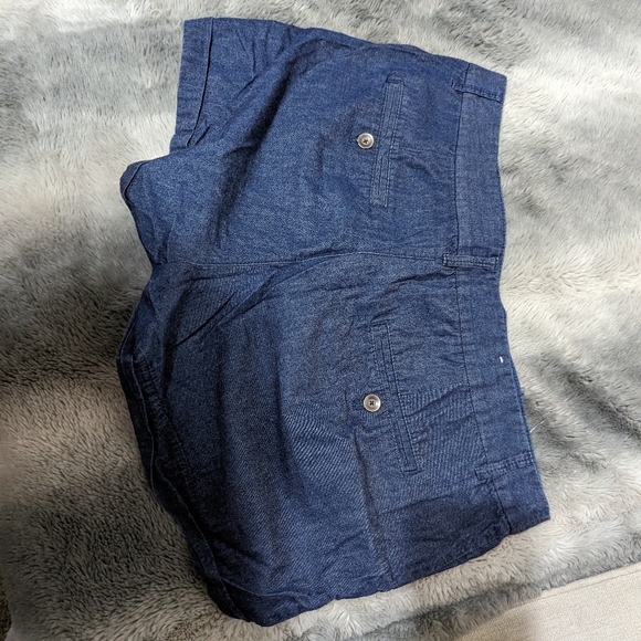 Gap shorts - Picture 2 of 3